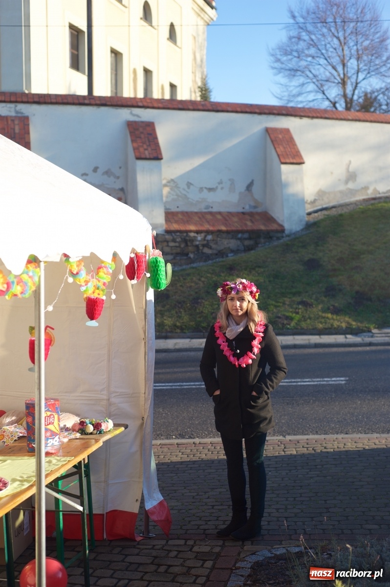 Zdjęcie w galerii na portalu naszraciborz.pl: Wielka Orkiestra zagrała w Tworkowie. W salonie jak w rodzinie i to z Anią Wyszkoni wiadomości z regionu