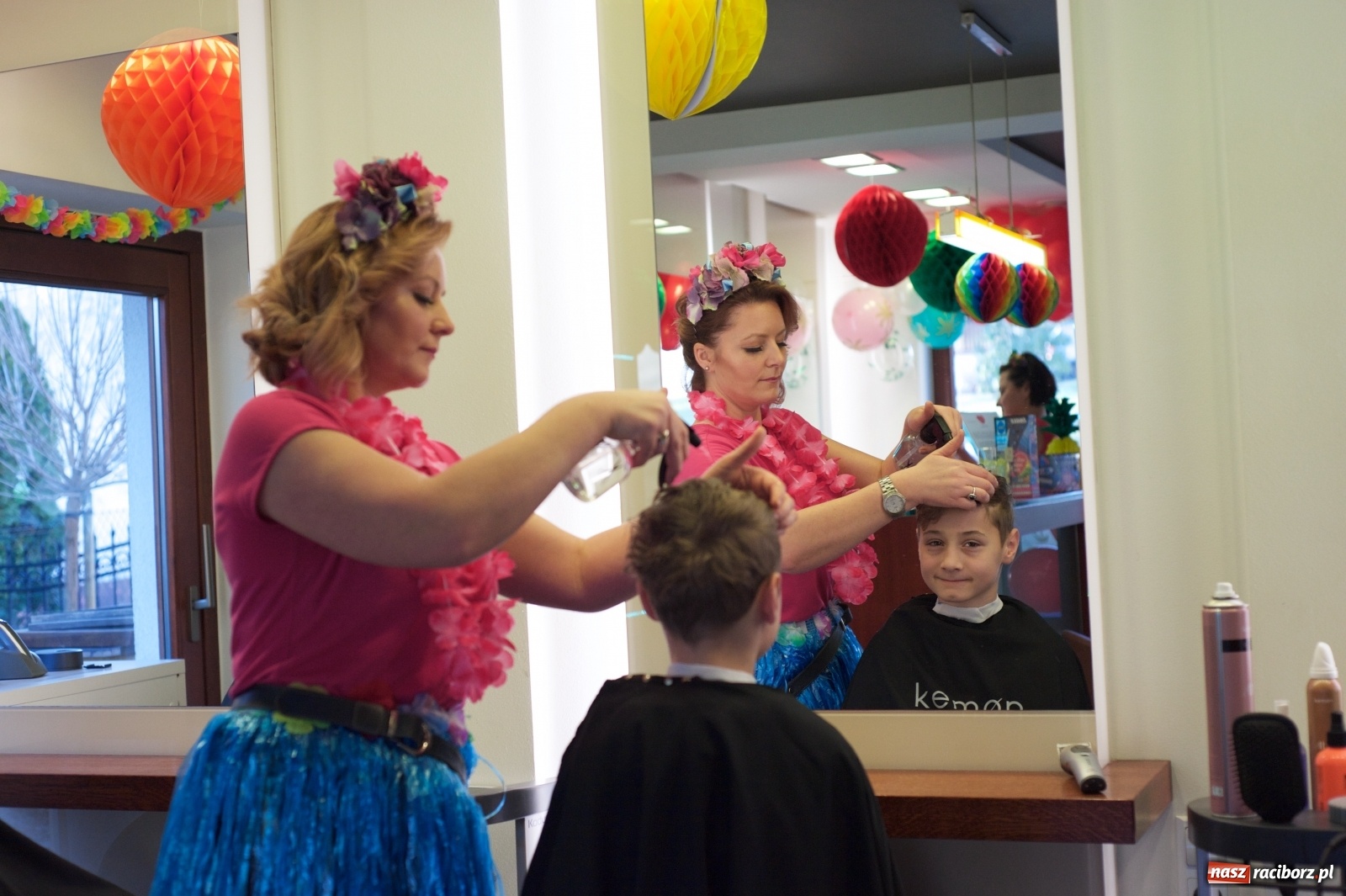 Zdjęcie w galerii na portalu naszraciborz.pl: Wielka Orkiestra zagrała w Tworkowie. W salonie jak w rodzinie i to z Anią Wyszkoni wiadomości z regionu