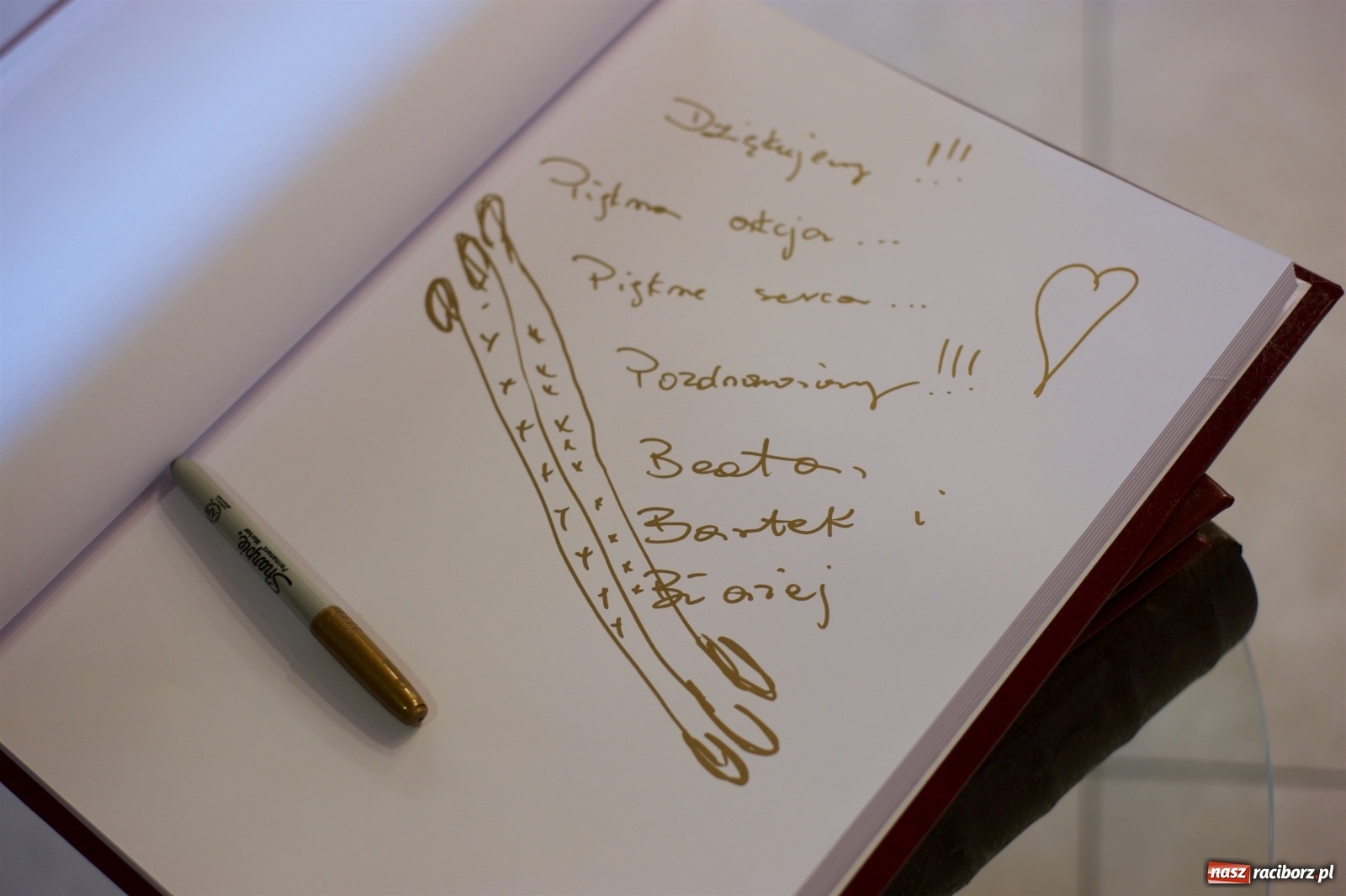 Zdjęcie w galerii na portalu naszraciborz.pl: Wielka Orkiestra zagrała w Tworkowie. W salonie jak w rodzinie i to z Anią Wyszkoni wiadomości z regionu