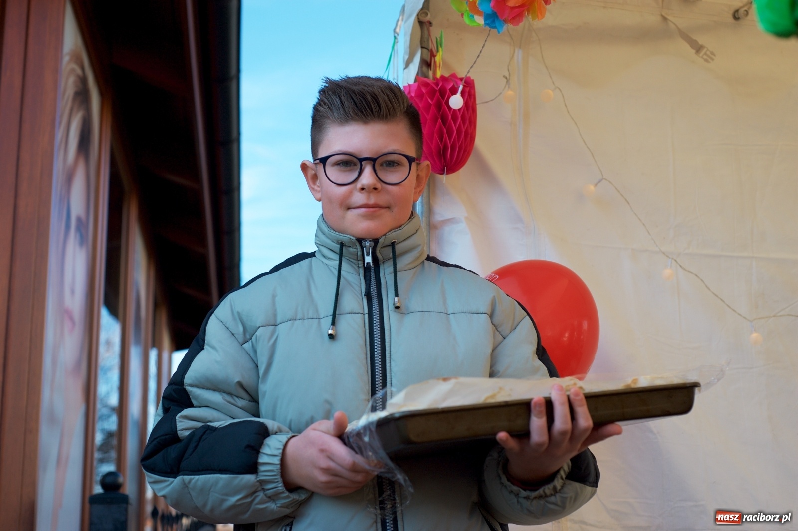 Zdjęcie w galerii na portalu naszraciborz.pl: Wielka Orkiestra zagrała w Tworkowie. W salonie jak w rodzinie i to z Anią Wyszkoni wiadomości z regionu