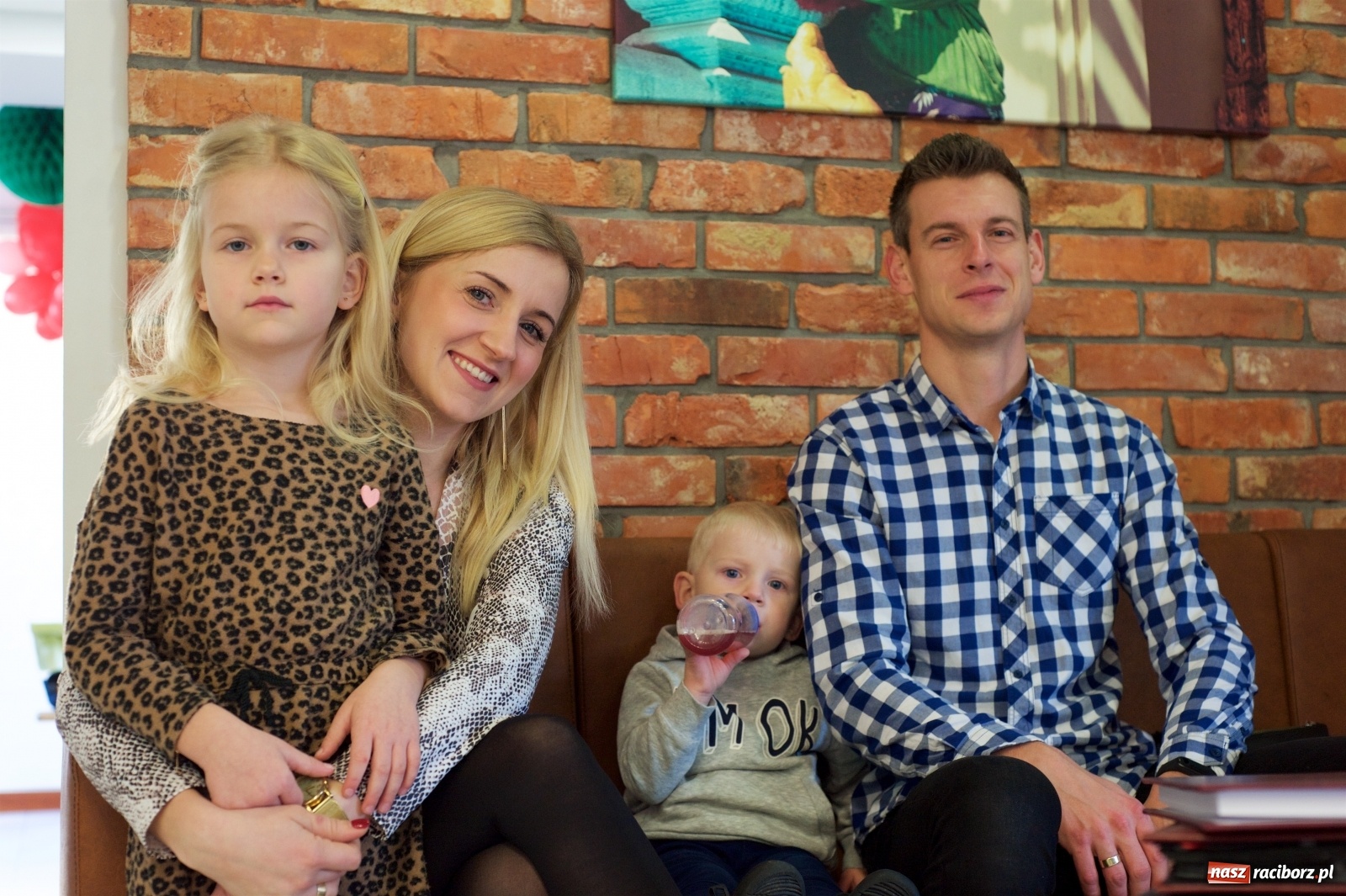 Zdjęcie w galerii na portalu naszraciborz.pl: Wielka Orkiestra zagrała w Tworkowie. W salonie jak w rodzinie i to z Anią Wyszkoni wiadomości z regionu