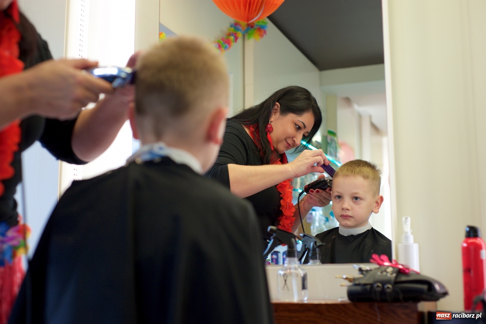 Zdjęcie w galerii na portalu naszraciborz.pl: Wielka Orkiestra zagrała w Tworkowie. W salonie jak w rodzinie i to z Anią Wyszkoni wiadomości z regionu