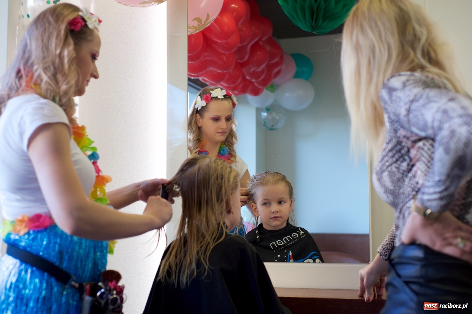 Zdjęcie w galerii na portalu naszraciborz.pl: Wielka Orkiestra zagrała w Tworkowie. W salonie jak w rodzinie i to z Anią Wyszkoni wiadomości z regionu