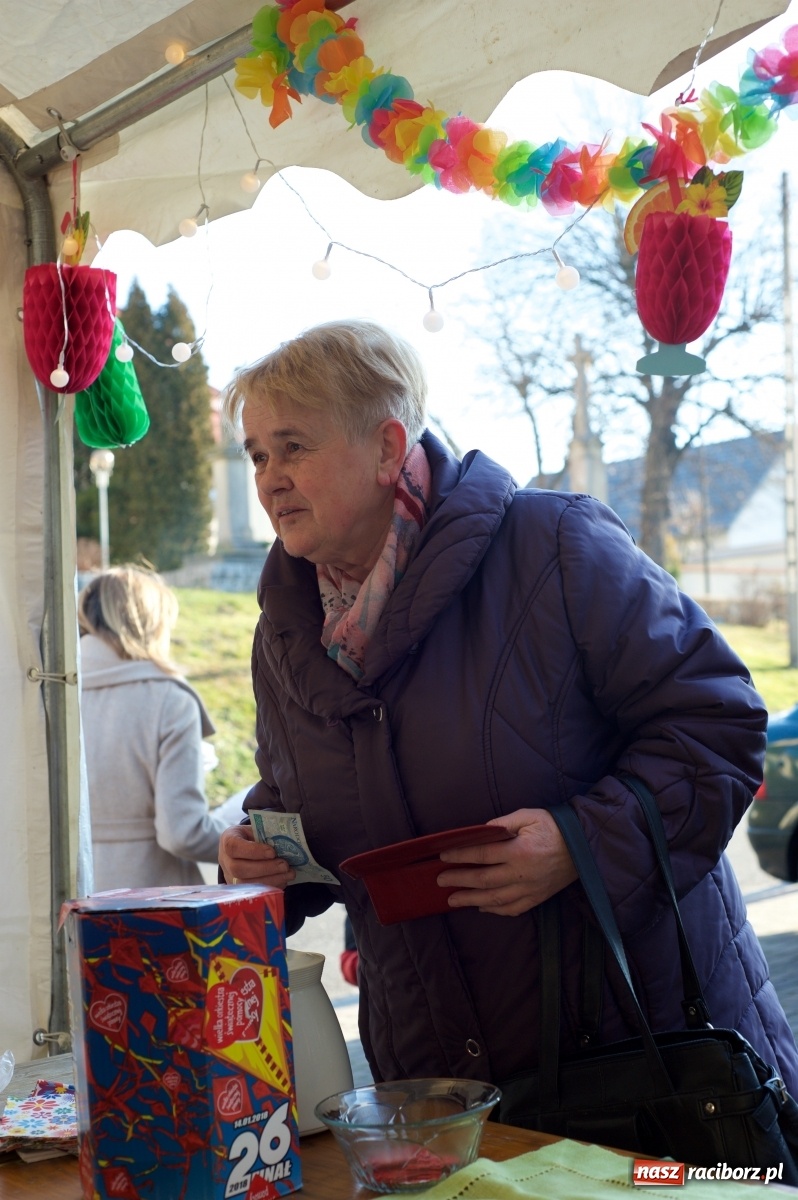 Zdjęcie w galerii na portalu naszraciborz.pl: Wielka Orkiestra zagrała w Tworkowie. W salonie jak w rodzinie i to z Anią Wyszkoni wiadomości z regionu