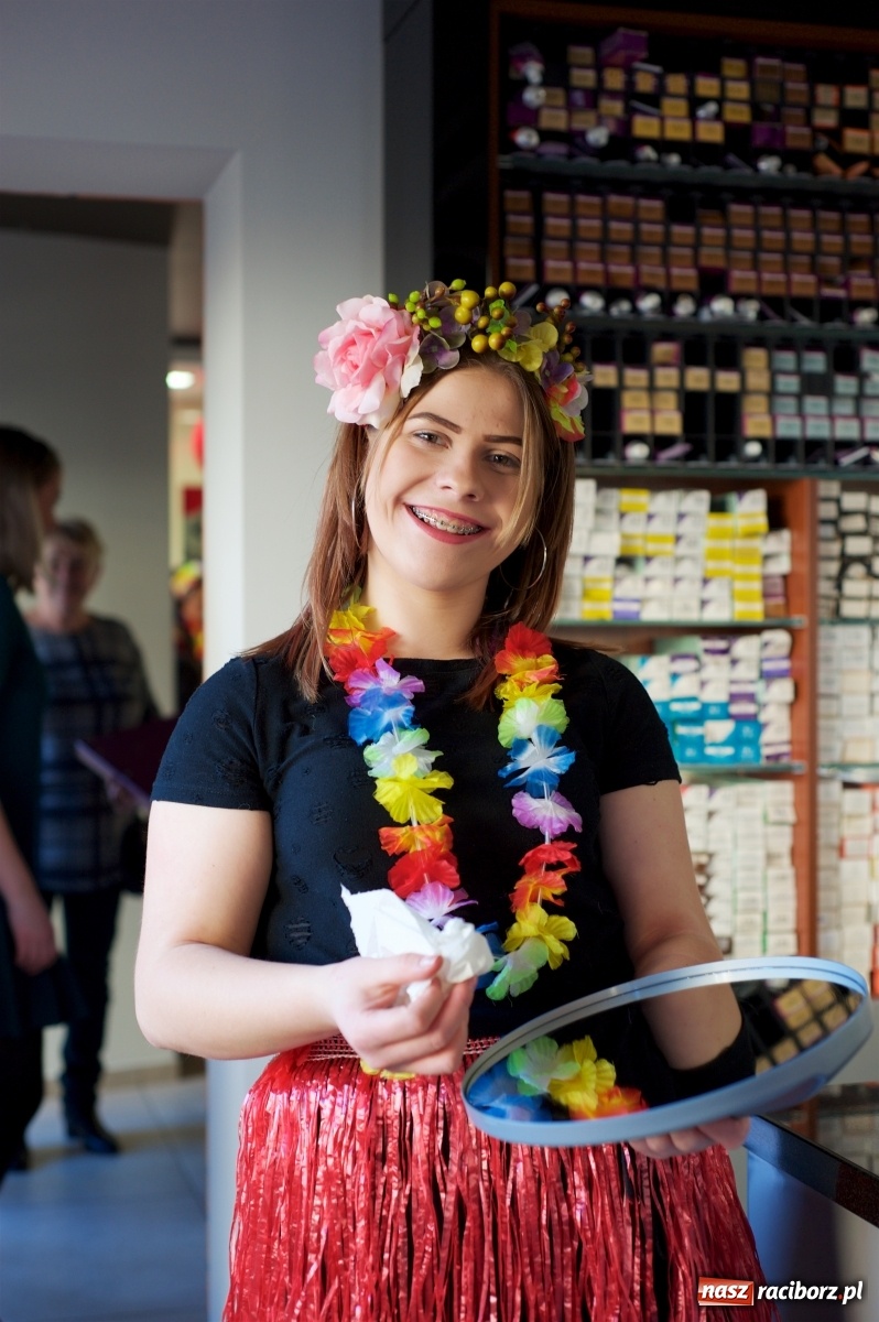 Zdjęcie w galerii na portalu naszraciborz.pl: Wielka Orkiestra zagrała w Tworkowie. W salonie jak w rodzinie i to z Anią Wyszkoni wiadomości z regionu