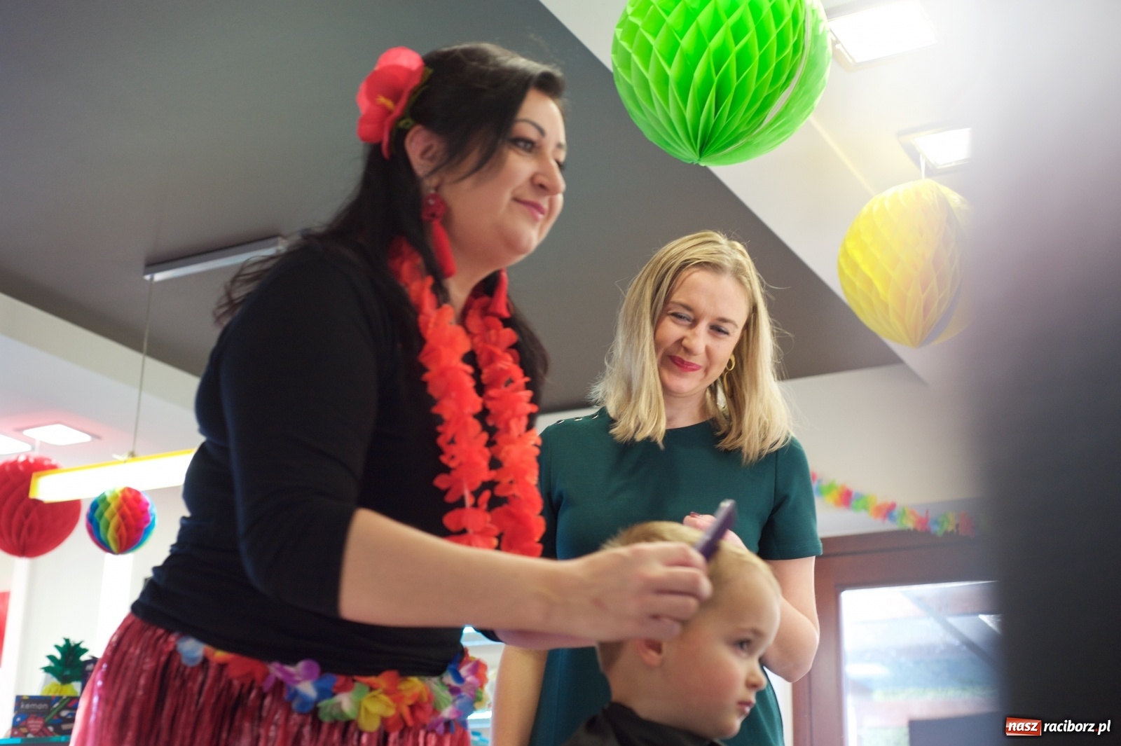 Zdjęcie w galerii na portalu naszraciborz.pl: Wielka Orkiestra zagrała w Tworkowie. W salonie jak w rodzinie i to z Anią Wyszkoni wiadomości z regionu