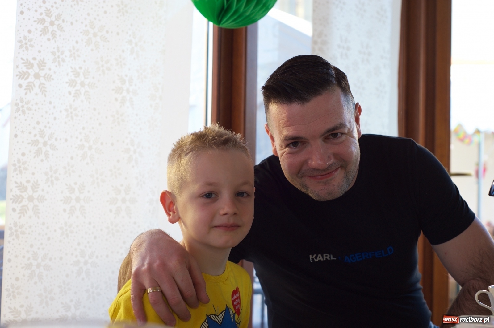 Zdjęcie w galerii na portalu naszraciborz.pl: Wielka Orkiestra zagrała w Tworkowie. W salonie jak w rodzinie i to z Anią Wyszkoni wiadomości z regionu