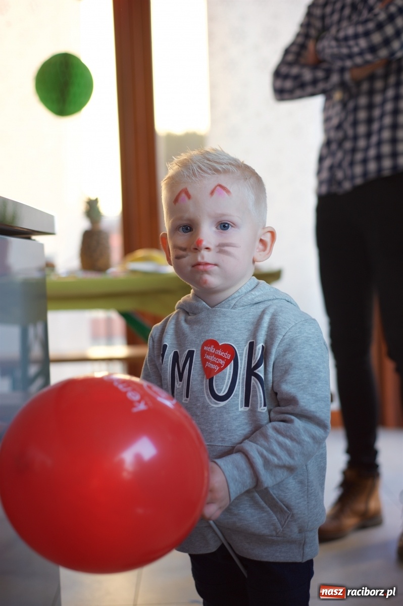 Zdjęcie w galerii na portalu naszraciborz.pl: Wielka Orkiestra zagrała w Tworkowie. W salonie jak w rodzinie i to z Anią Wyszkoni wiadomości z regionu