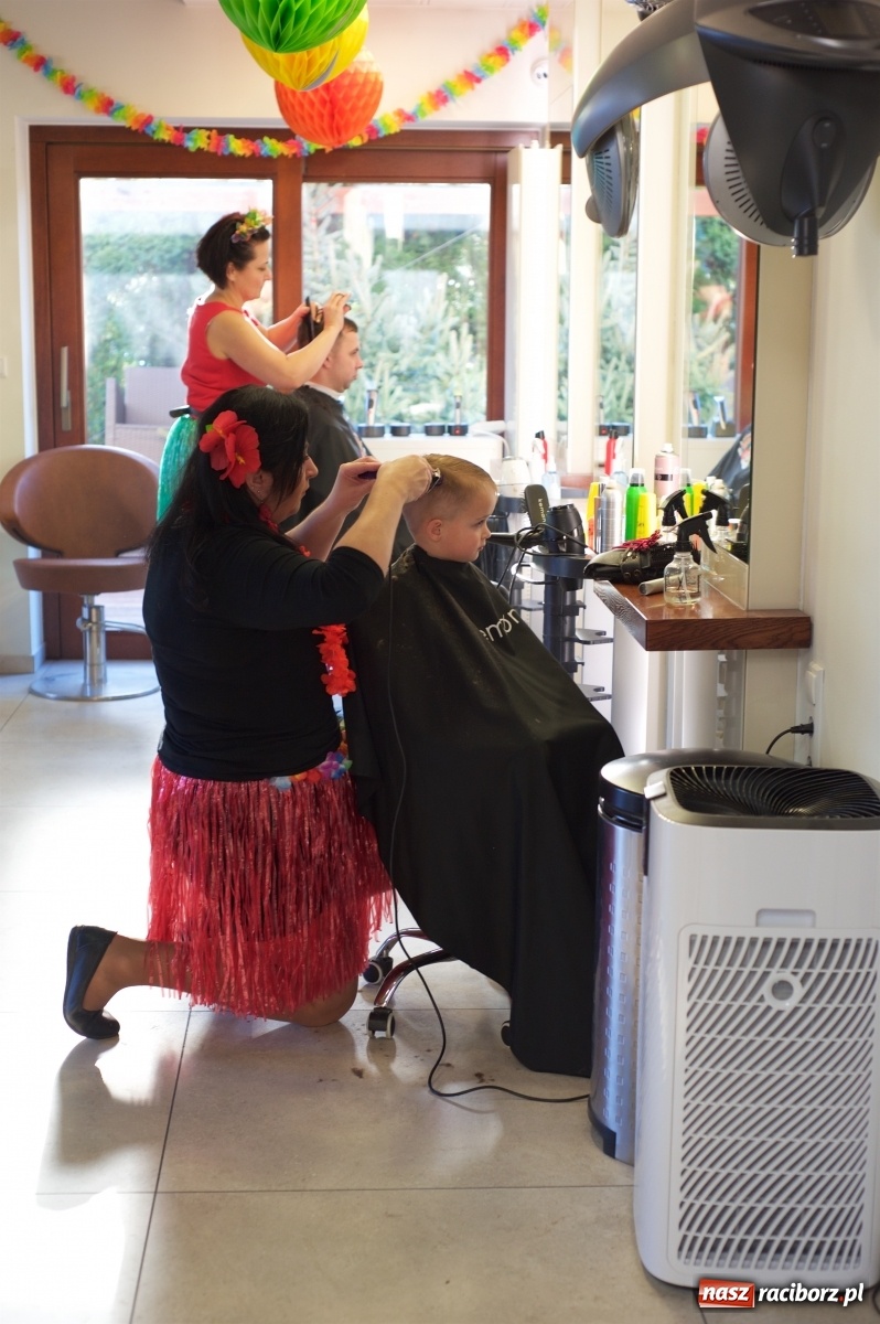 Zdjęcie w galerii na portalu naszraciborz.pl: Wielka Orkiestra zagrała w Tworkowie. W salonie jak w rodzinie i to z Anią Wyszkoni wiadomości z regionu