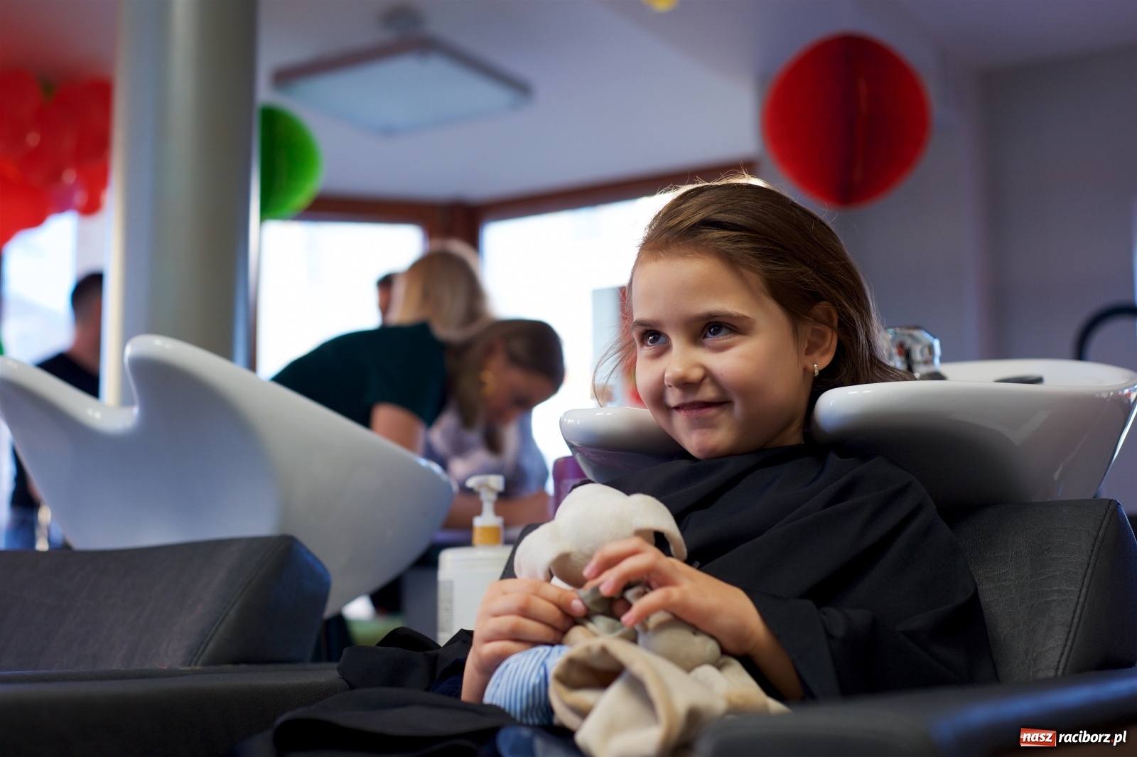 Zdjęcie w galerii na portalu naszraciborz.pl: Wielka Orkiestra zagrała w Tworkowie. W salonie jak w rodzinie i to z Anią Wyszkoni wiadomości z regionu