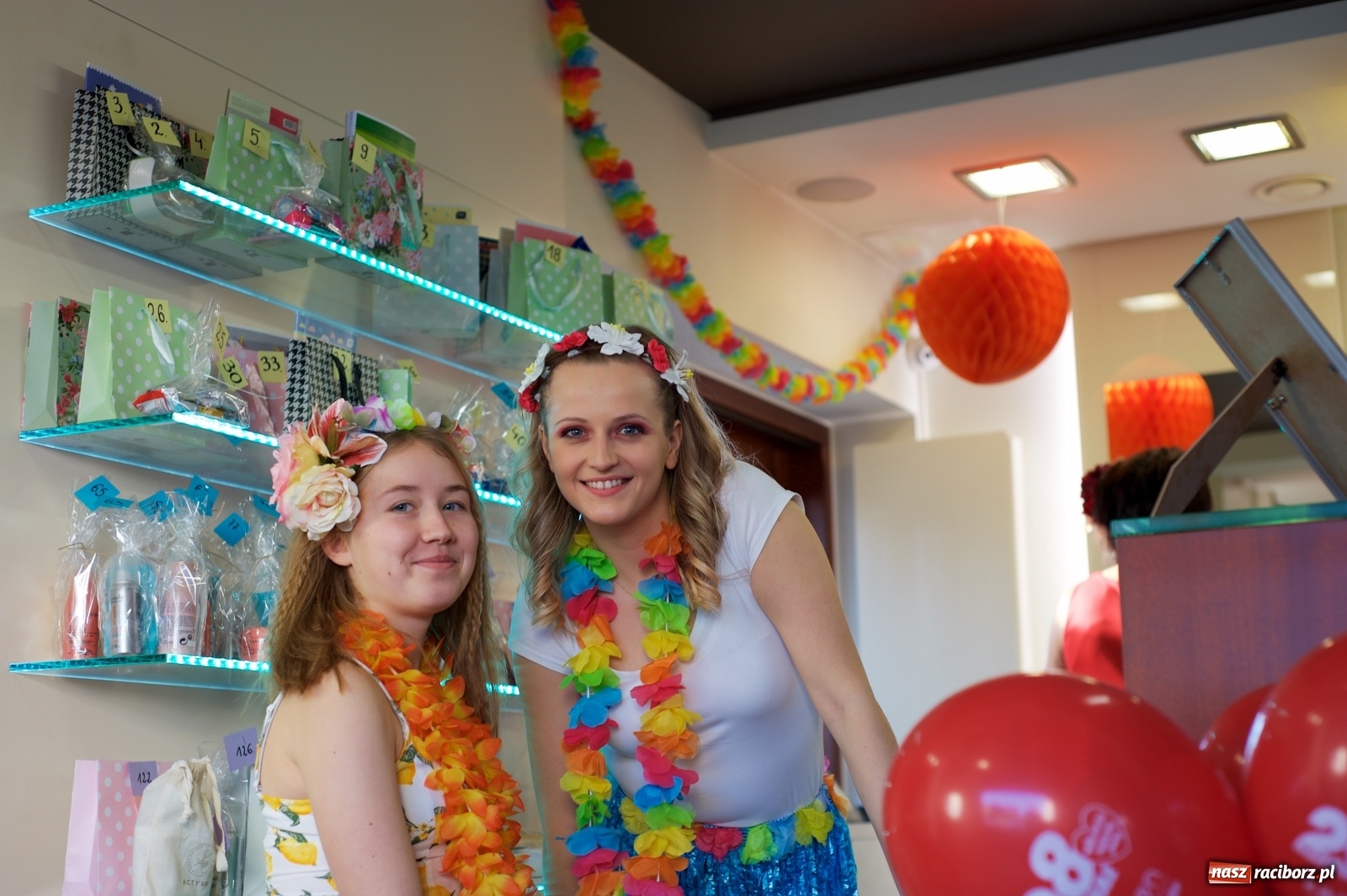 Zdjęcie w galerii na portalu naszraciborz.pl: Wielka Orkiestra zagrała w Tworkowie. W salonie jak w rodzinie i to z Anią Wyszkoni wiadomości z regionu