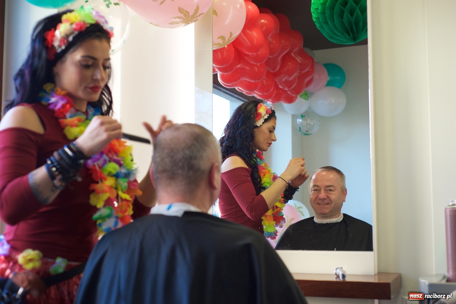 Zdjęcie w galerii na portalu naszraciborz.pl: Wielka Orkiestra zagrała w Tworkowie. W salonie jak w rodzinie i to z Anią Wyszkoni wiadomości z regionu