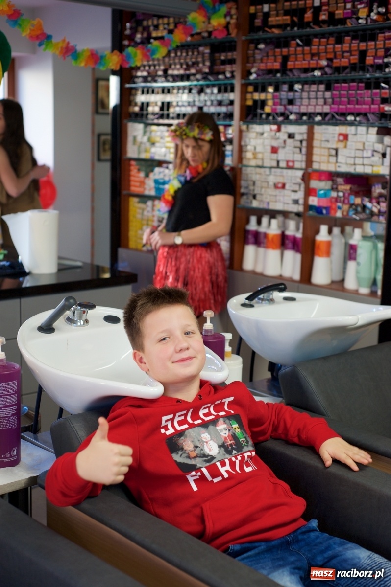 Zdjęcie w galerii na portalu naszraciborz.pl: Wielka Orkiestra zagrała w Tworkowie. W salonie jak w rodzinie i to z Anią Wyszkoni wiadomości z regionu