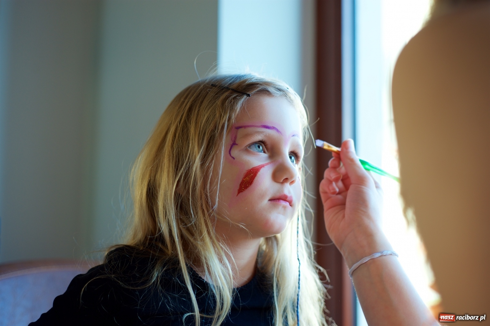 Zdjęcie w galerii na portalu naszraciborz.pl: Wielka Orkiestra zagrała w Tworkowie. W salonie jak w rodzinie i to z Anią Wyszkoni wiadomości z regionu