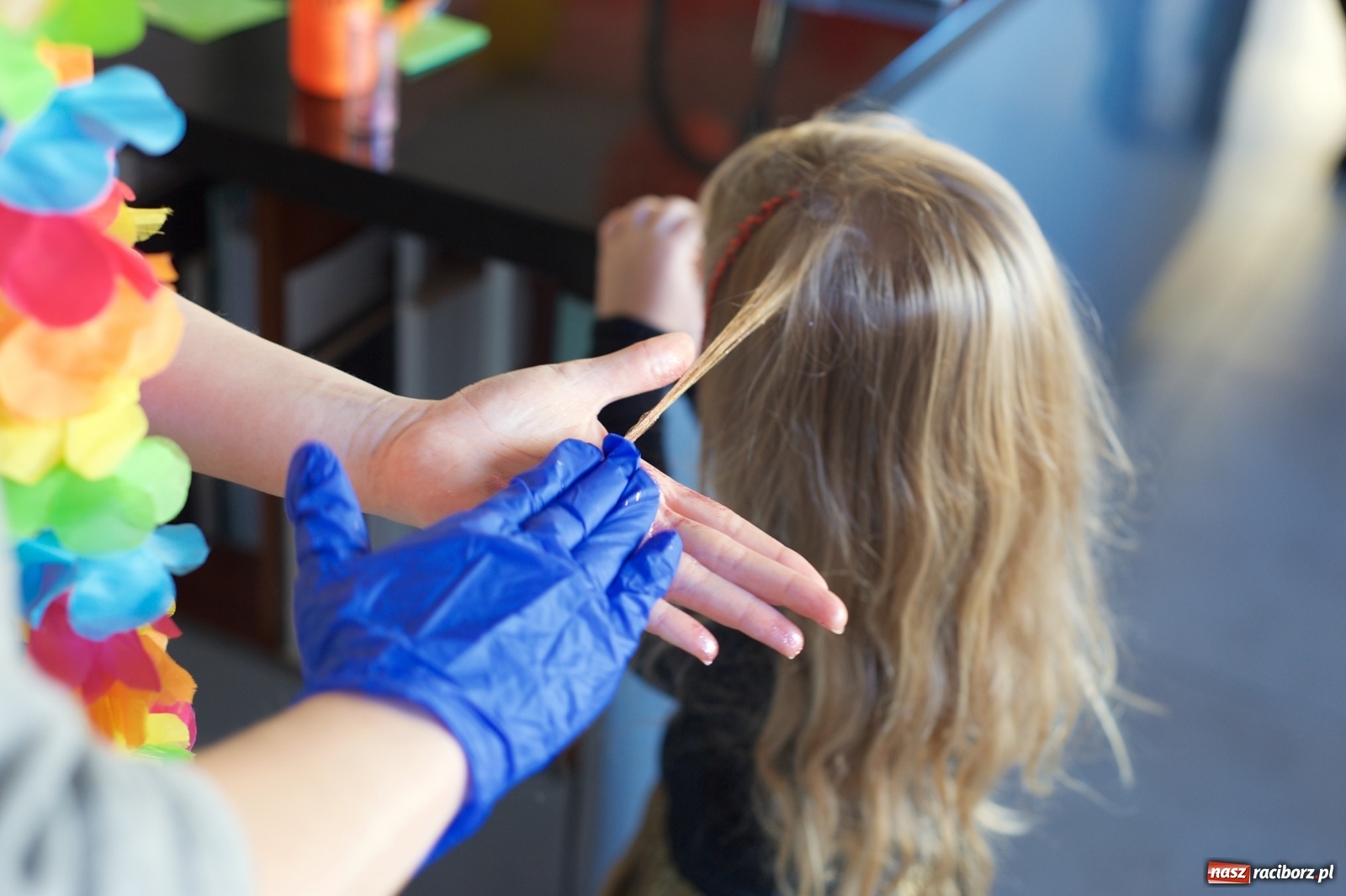 Zdjęcie w galerii na portalu naszraciborz.pl: Wielka Orkiestra zagrała w Tworkowie. W salonie jak w rodzinie i to z Anią Wyszkoni wiadomości z regionu