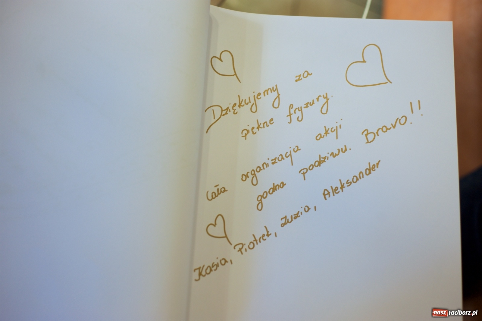 Zdjęcie w galerii na portalu naszraciborz.pl: Wielka Orkiestra zagrała w Tworkowie. W salonie jak w rodzinie i to z Anią Wyszkoni wiadomości z regionu