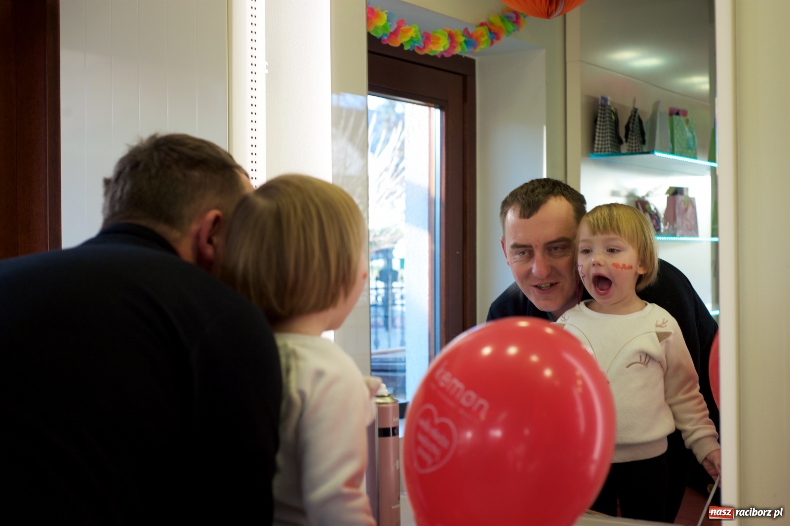 Zdjęcie w galerii na portalu naszraciborz.pl: Wielka Orkiestra zagrała w Tworkowie. W salonie jak w rodzinie i to z Anią Wyszkoni wiadomości z regionu