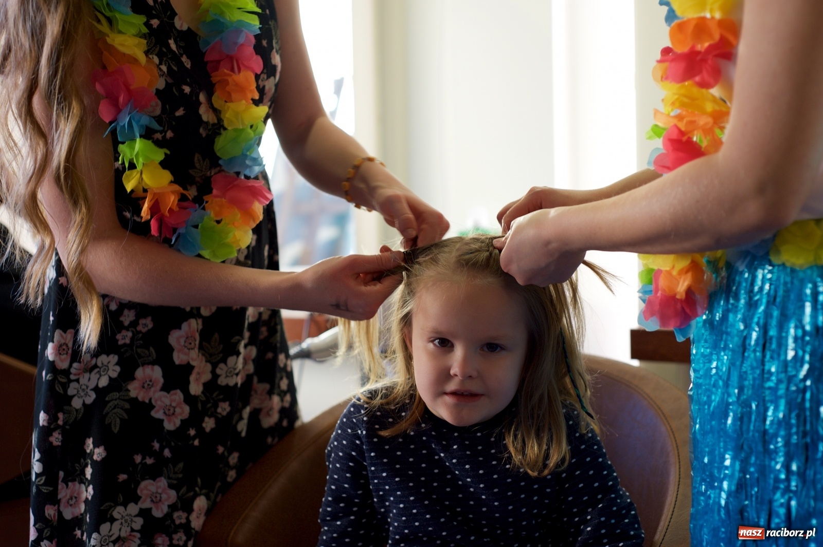 Zdjęcie w galerii na portalu naszraciborz.pl: Wielka Orkiestra zagrała w Tworkowie. W salonie jak w rodzinie i to z Anią Wyszkoni wiadomości z regionu
