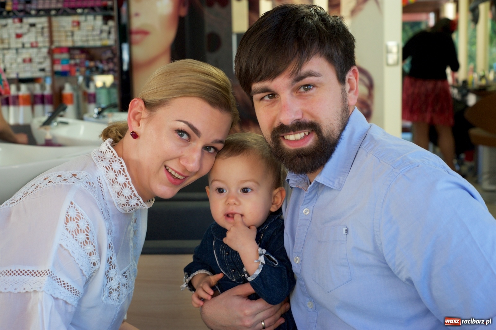 Zdjęcie w galerii na portalu naszraciborz.pl: Wielka Orkiestra zagrała w Tworkowie. W salonie jak w rodzinie i to z Anią Wyszkoni wiadomości z regionu