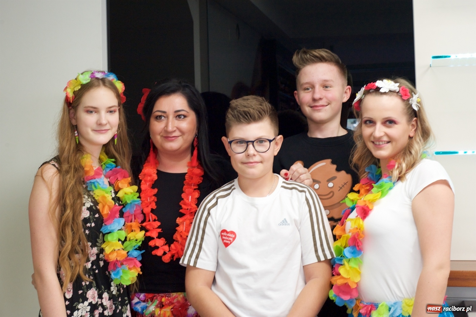 Zdjęcie w galerii na portalu naszraciborz.pl: Wielka Orkiestra zagrała w Tworkowie. W salonie jak w rodzinie i to z Anią Wyszkoni wiadomości z regionu