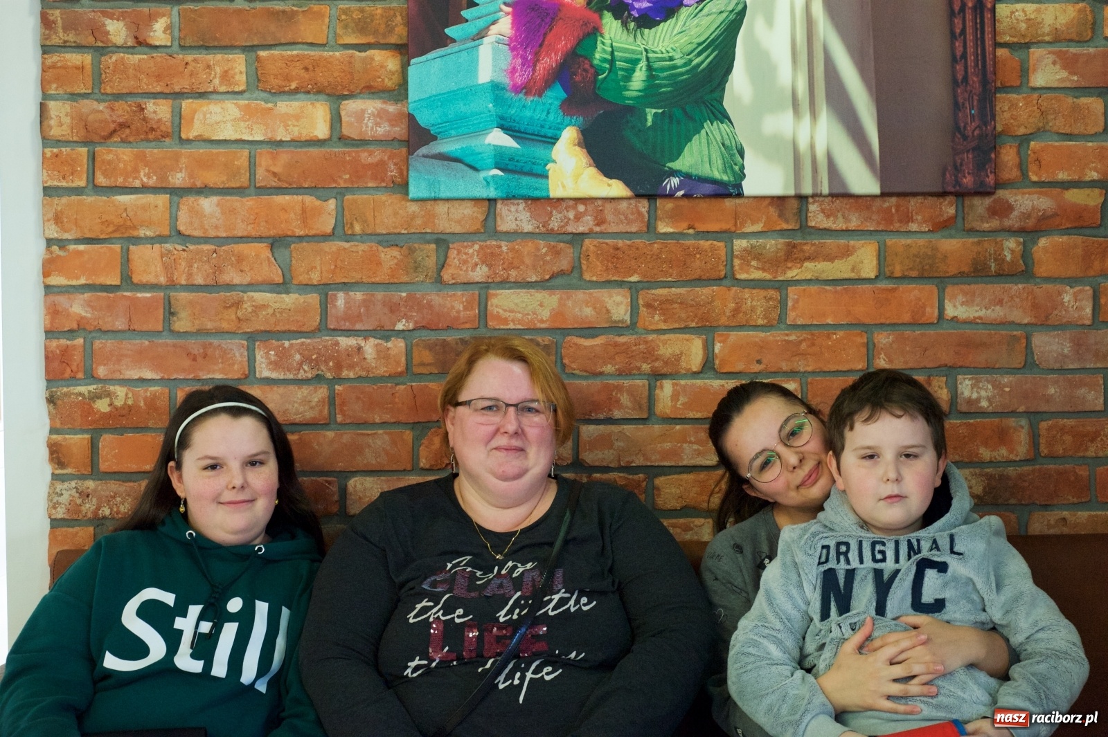 Zdjęcie w galerii na portalu naszraciborz.pl: Wielka Orkiestra zagrała w Tworkowie. W salonie jak w rodzinie i to z Anią Wyszkoni wiadomości z regionu