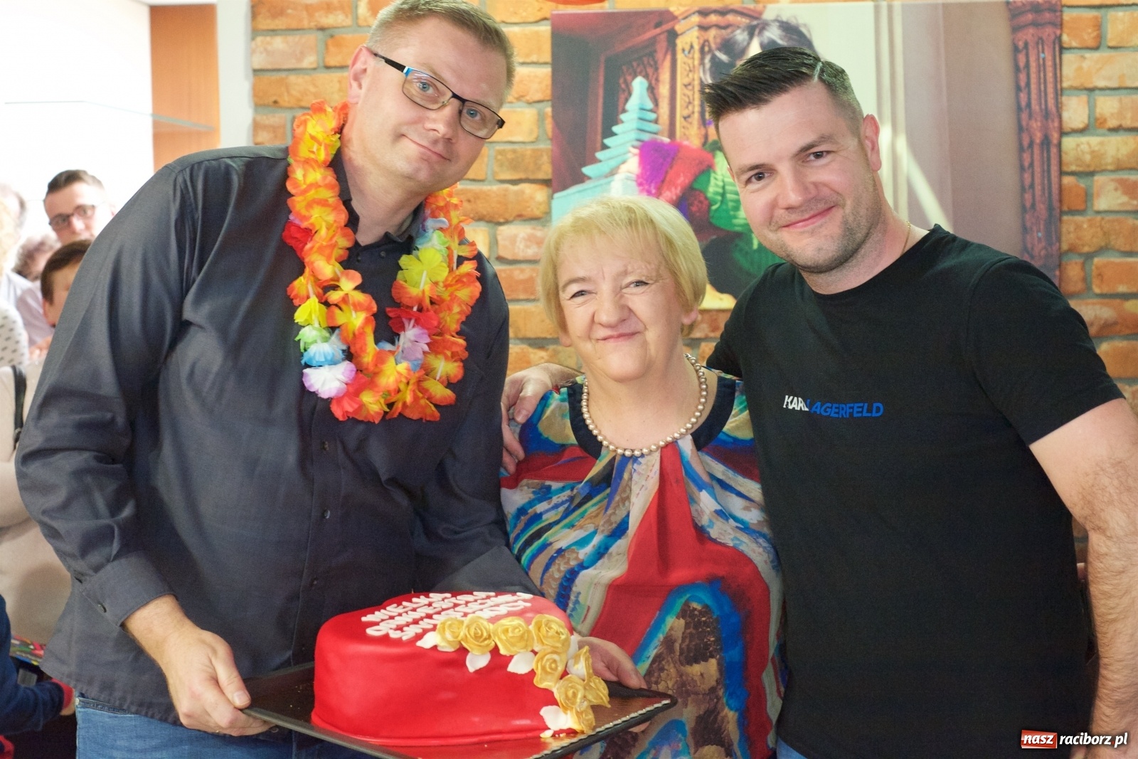 Zdjęcie w galerii na portalu naszraciborz.pl: Wielka Orkiestra zagrała w Tworkowie. W salonie jak w rodzinie i to z Anią Wyszkoni wiadomości z regionu