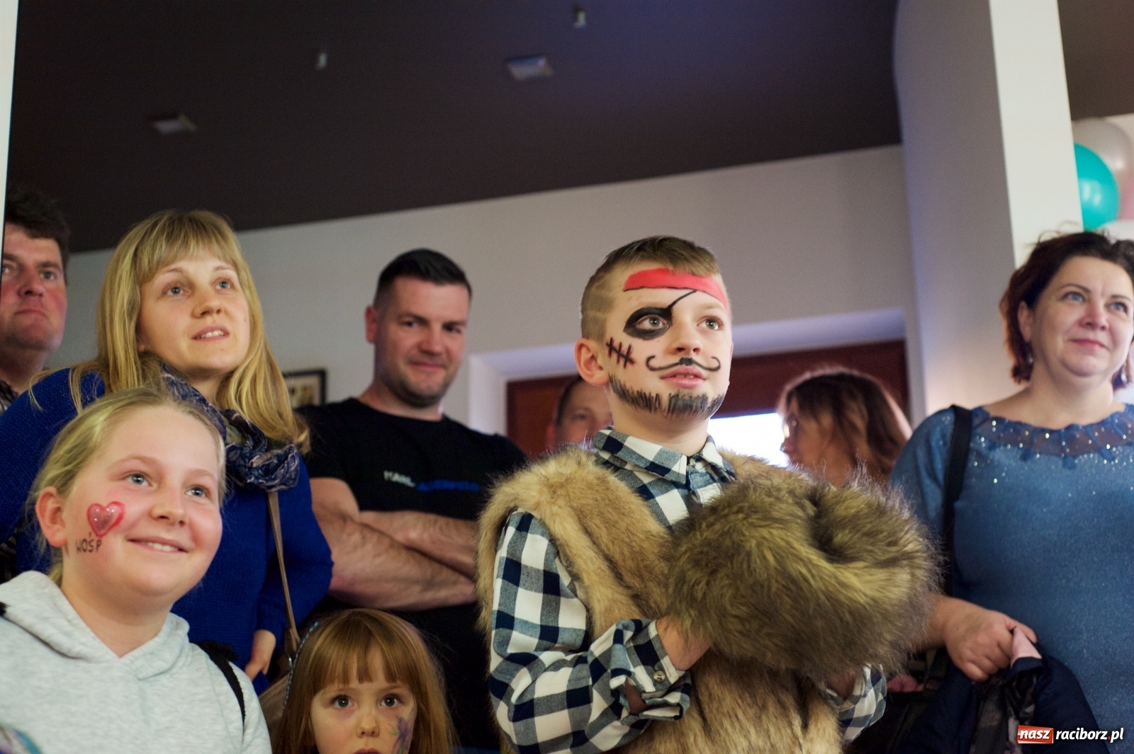 Zdjęcie w galerii na portalu naszraciborz.pl: Wielka Orkiestra zagrała w Tworkowie. W salonie jak w rodzinie i to z Anią Wyszkoni wiadomości z regionu