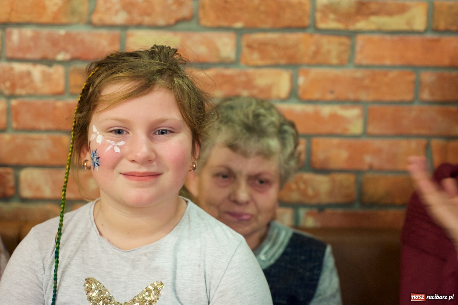 Zdjęcie w galerii na portalu naszraciborz.pl: Wielka Orkiestra zagrała w Tworkowie. W salonie jak w rodzinie i to z Anią Wyszkoni wiadomości z regionu