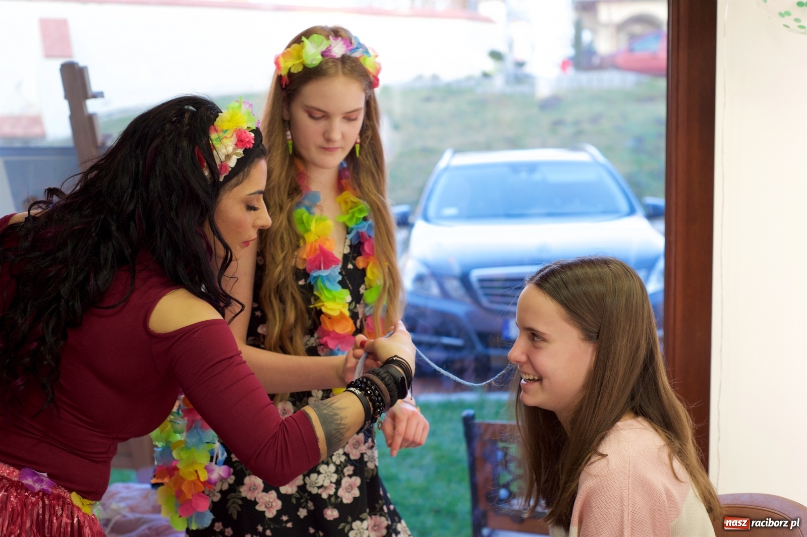 Zdjęcie w galerii na portalu naszraciborz.pl: Wielka Orkiestra zagrała w Tworkowie. W salonie jak w rodzinie i to z Anią Wyszkoni wiadomości z regionu