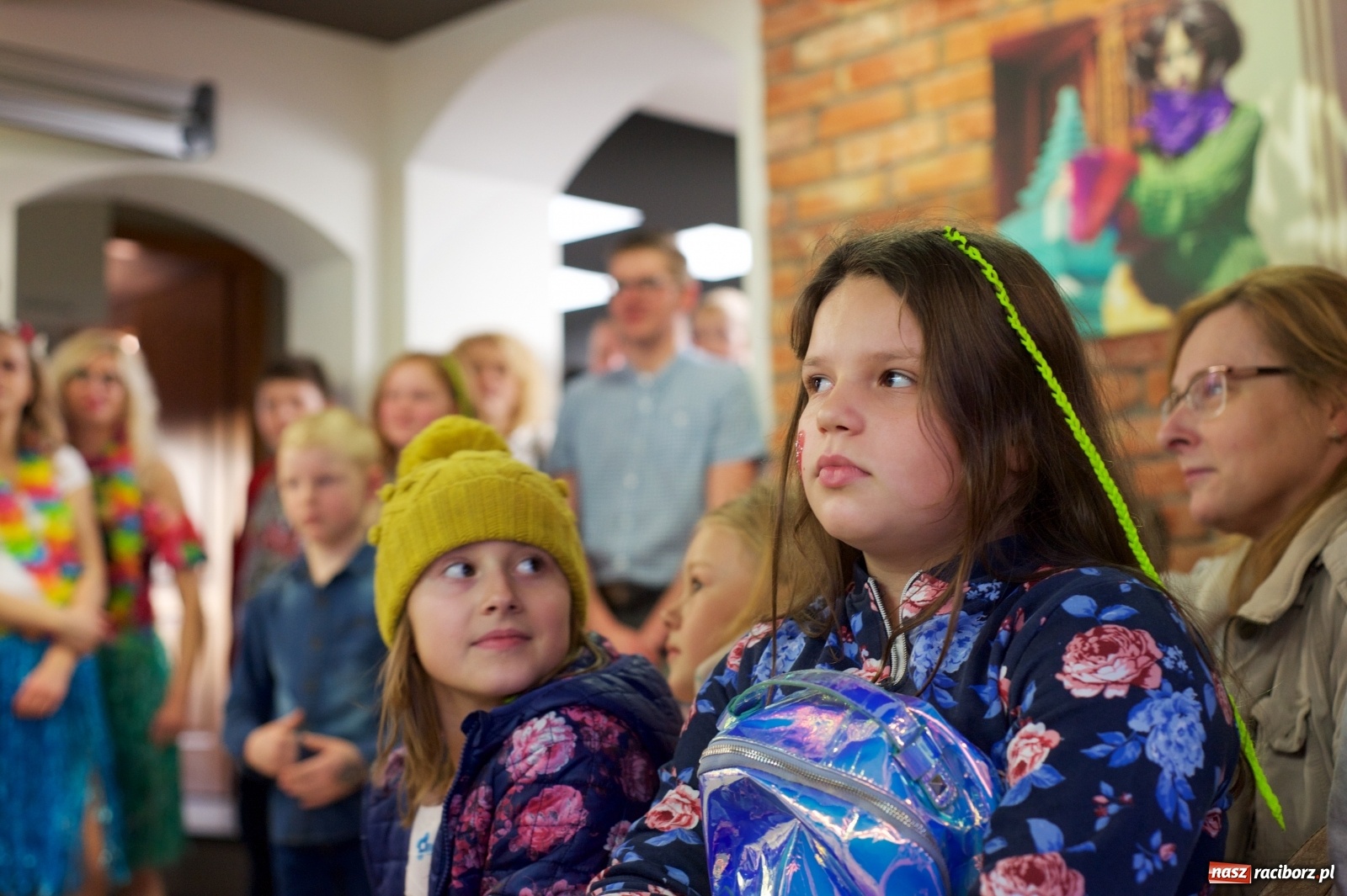 Zdjęcie w galerii na portalu naszraciborz.pl: Wielka Orkiestra zagrała w Tworkowie. W salonie jak w rodzinie i to z Anią Wyszkoni wiadomości z regionu