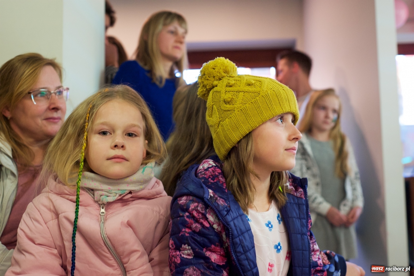 Zdjęcie w galerii na portalu naszraciborz.pl: Wielka Orkiestra zagrała w Tworkowie. W salonie jak w rodzinie i to z Anią Wyszkoni wiadomości z regionu