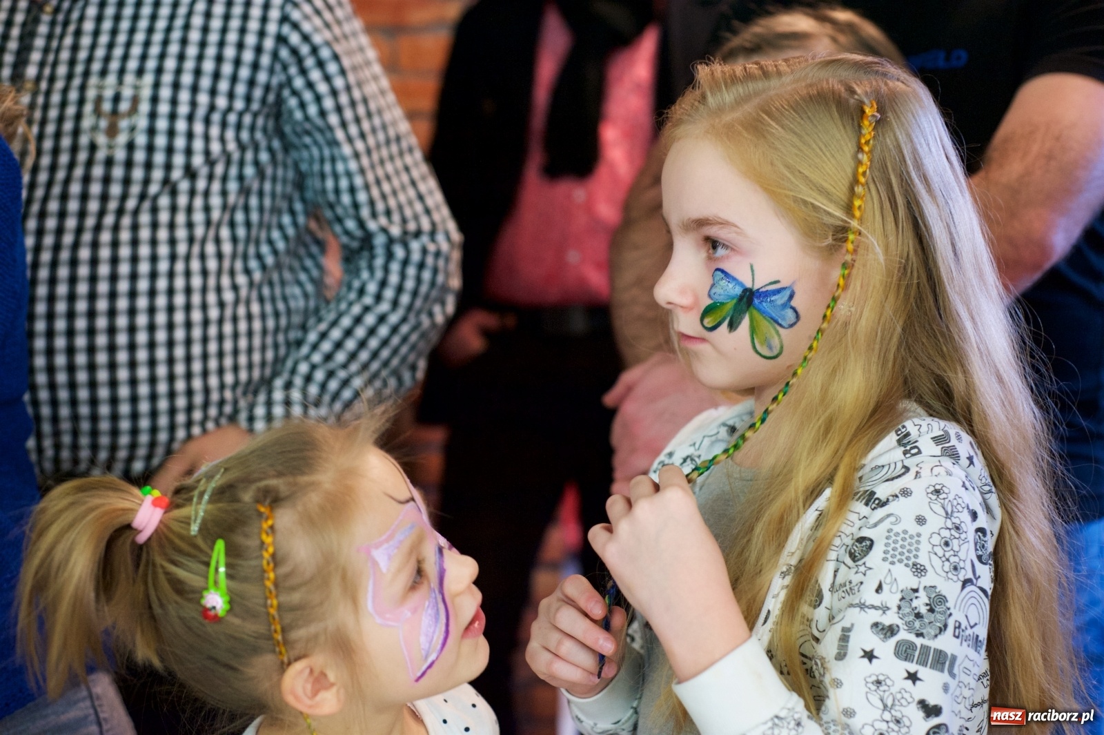 Zdjęcie w galerii na portalu naszraciborz.pl: Wielka Orkiestra zagrała w Tworkowie. W salonie jak w rodzinie i to z Anią Wyszkoni wiadomości z regionu