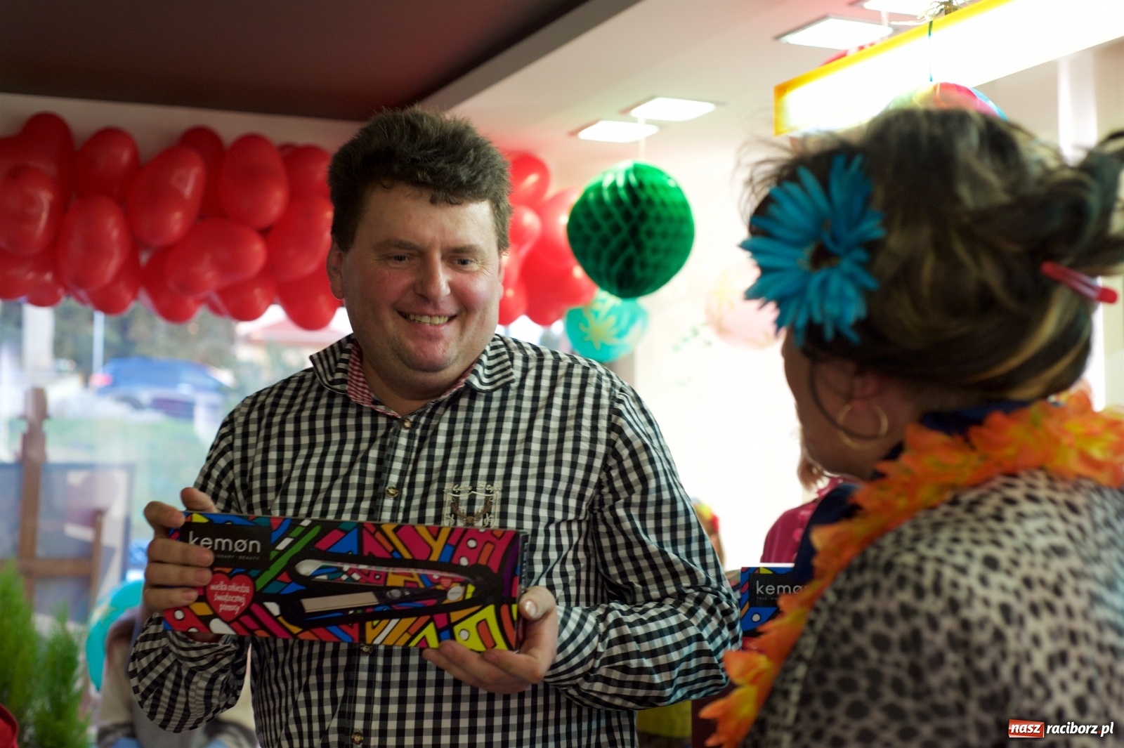 Zdjęcie w galerii na portalu naszraciborz.pl: Wielka Orkiestra zagrała w Tworkowie. W salonie jak w rodzinie i to z Anią Wyszkoni wiadomości z regionu