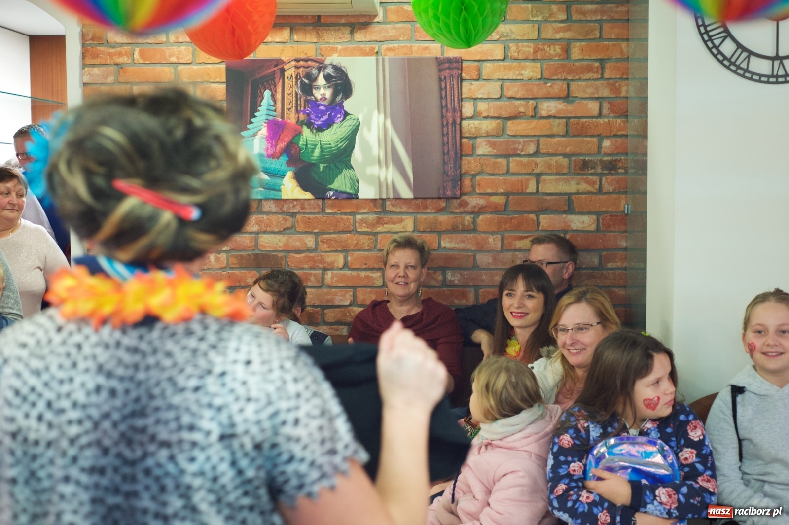 Zdjęcie w galerii na portalu naszraciborz.pl: Wielka Orkiestra zagrała w Tworkowie. W salonie jak w rodzinie i to z Anią Wyszkoni wiadomości z regionu