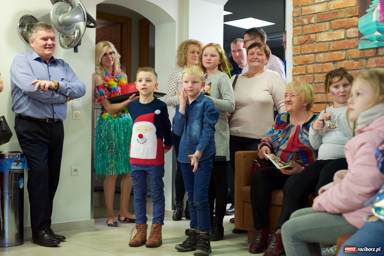 Zdjęcie w galerii na portalu naszraciborz.pl: Wielka Orkiestra zagrała w Tworkowie. W salonie jak w rodzinie i to z Anią Wyszkoni wiadomości z regionu