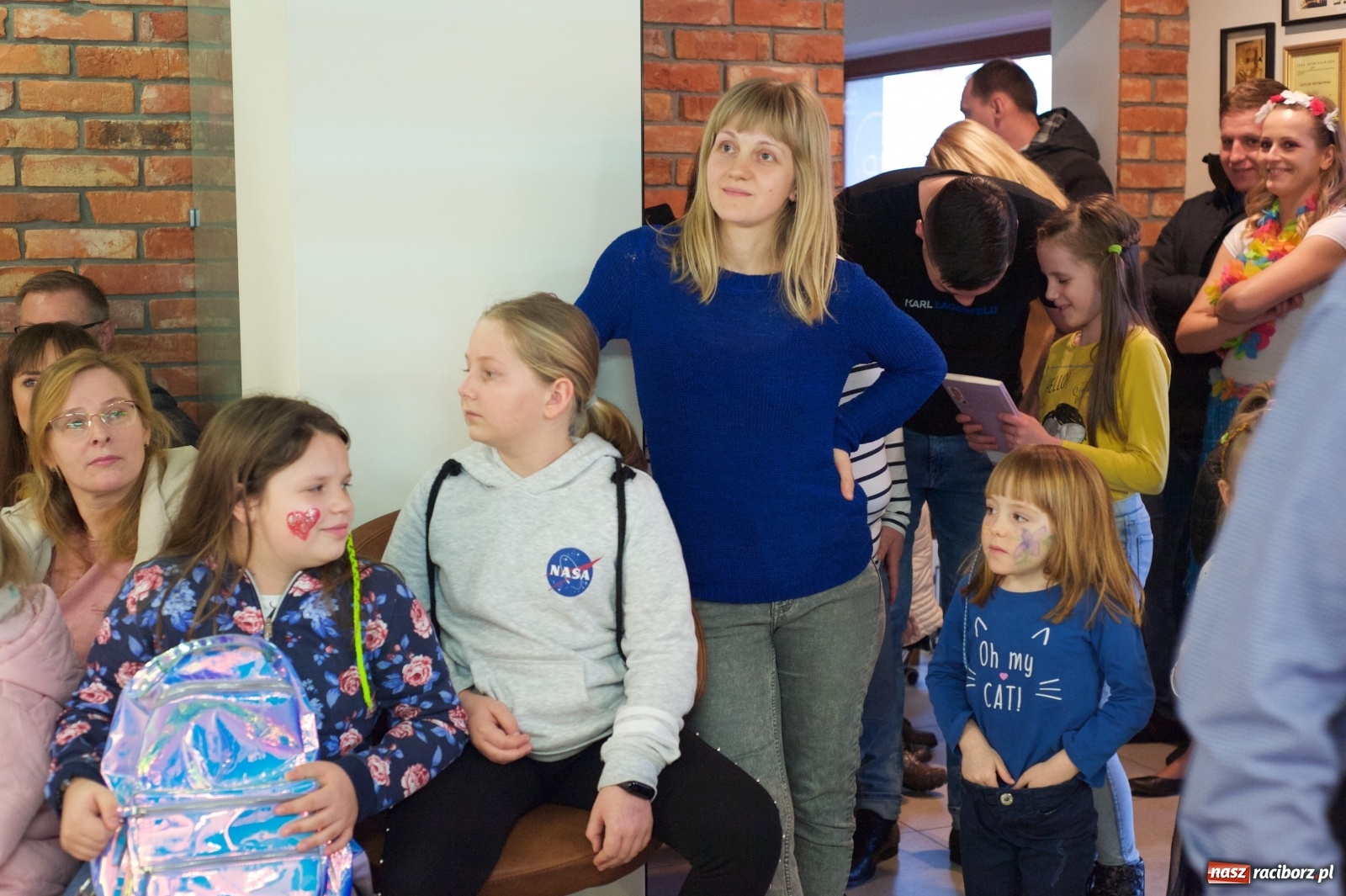 Zdjęcie w galerii na portalu naszraciborz.pl: Wielka Orkiestra zagrała w Tworkowie. W salonie jak w rodzinie i to z Anią Wyszkoni wiadomości z regionu