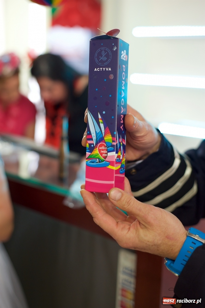 Zdjęcie w galerii na portalu naszraciborz.pl: Wielka Orkiestra zagrała w Tworkowie. W salonie jak w rodzinie i to z Anią Wyszkoni wiadomości z regionu