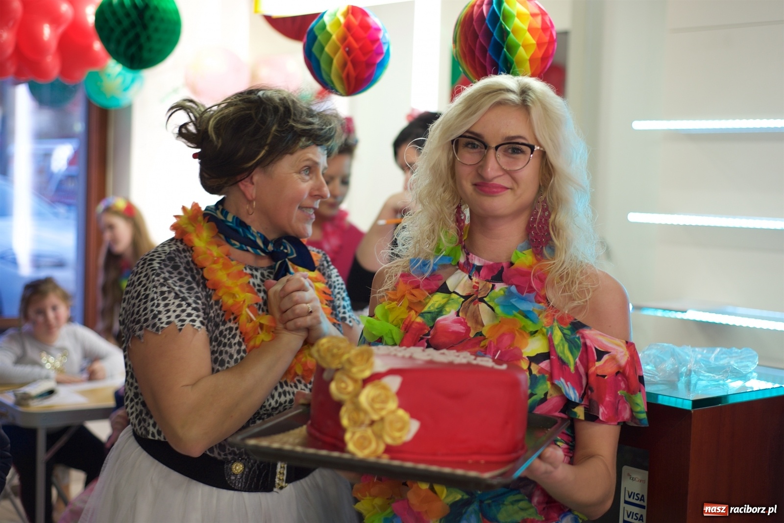 Zdjęcie w galerii na portalu naszraciborz.pl: Wielka Orkiestra zagrała w Tworkowie. W salonie jak w rodzinie i to z Anią Wyszkoni wiadomości z regionu