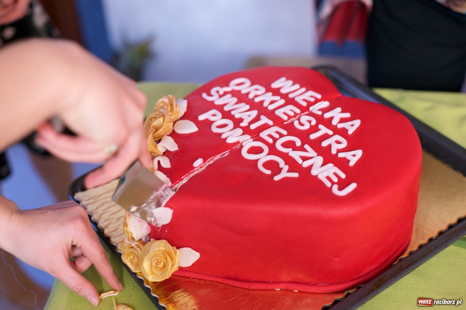 Zdjęcie w galerii na portalu naszraciborz.pl: Wielka Orkiestra zagrała w Tworkowie. W salonie jak w rodzinie i to z Anią Wyszkoni wiadomości z regionu