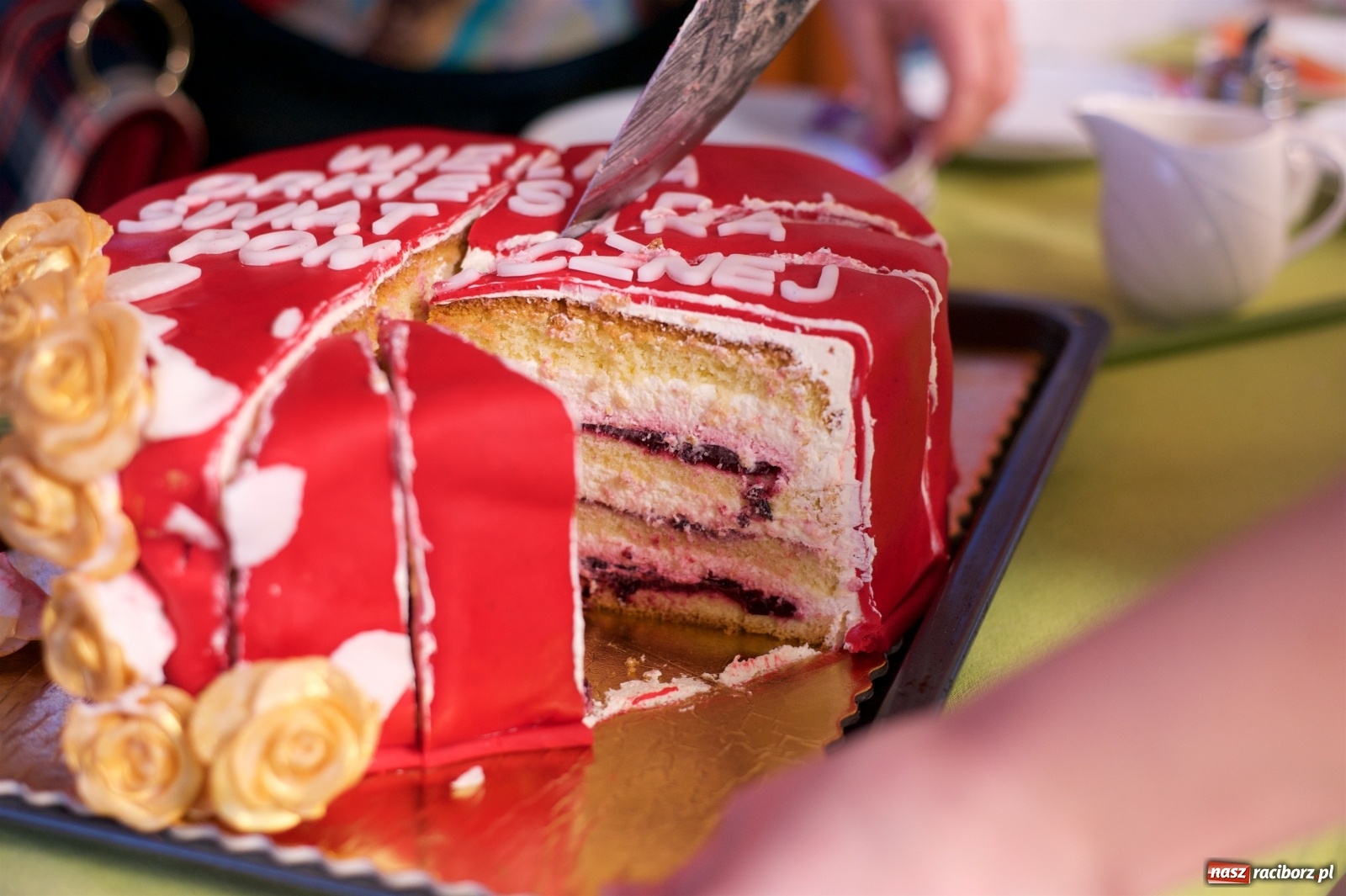 Zdjęcie w galerii na portalu naszraciborz.pl: Wielka Orkiestra zagrała w Tworkowie. W salonie jak w rodzinie i to z Anią Wyszkoni wiadomości z regionu