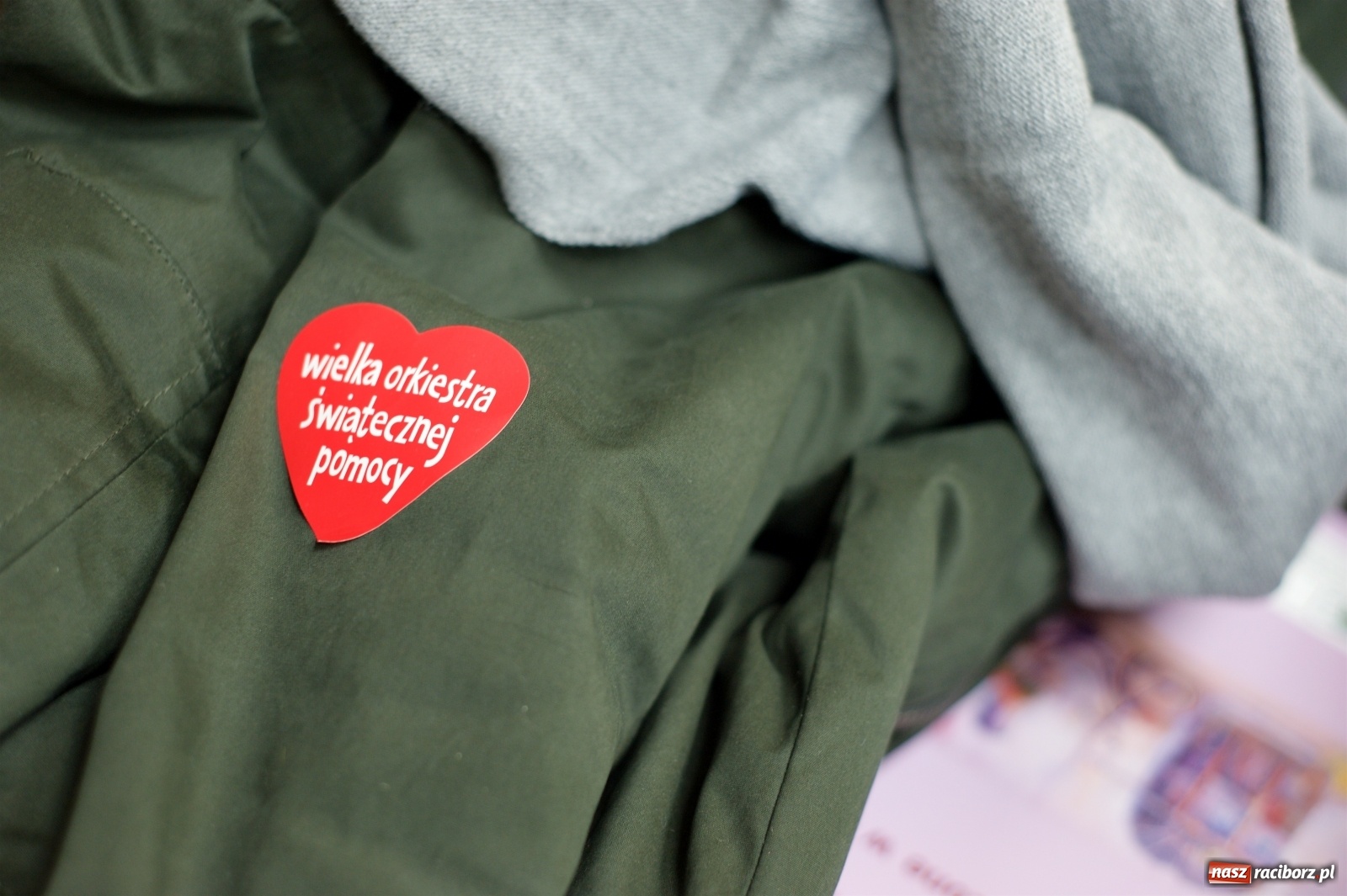 Zdjęcie w galerii na portalu naszraciborz.pl: Wielka Orkiestra zagrała w Tworkowie. W salonie jak w rodzinie i to z Anią Wyszkoni wiadomości z regionu