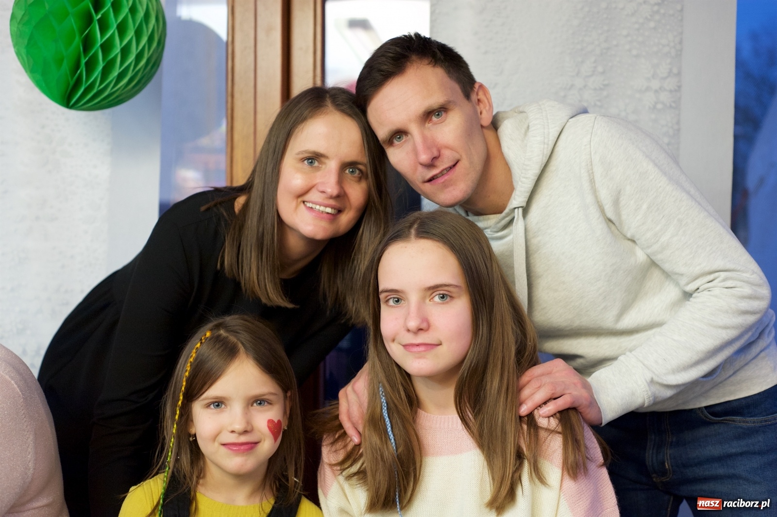 Zdjęcie w galerii na portalu naszraciborz.pl: Wielka Orkiestra zagrała w Tworkowie. W salonie jak w rodzinie i to z Anią Wyszkoni wiadomości z regionu