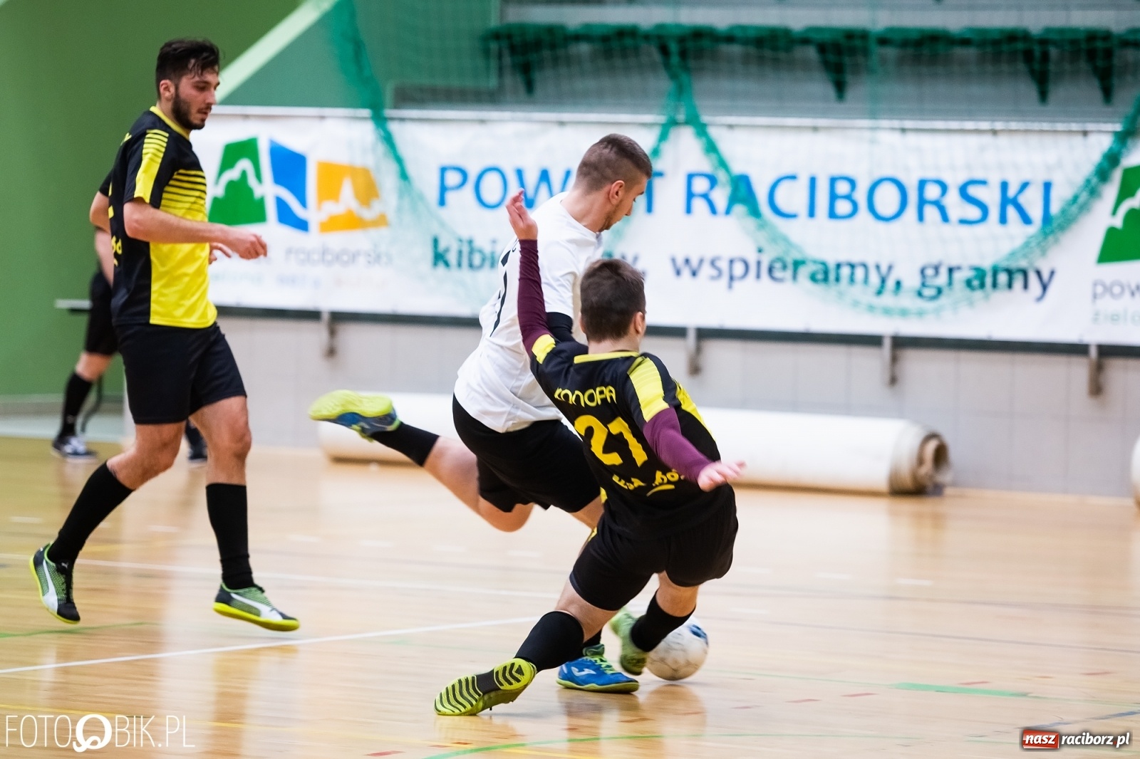Zdjęcie w galerii na portalu naszraciborz.pl: Niedzielne emocje w lidze futsalu [FOTO] wiadomości z regionu