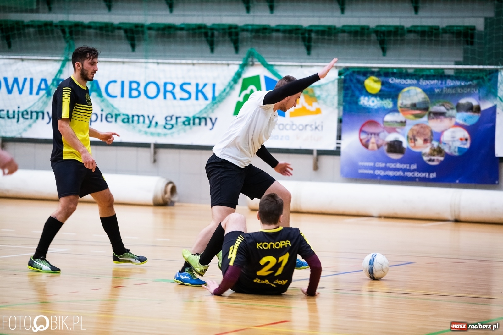 Zdjęcie w galerii na portalu naszraciborz.pl: Niedzielne emocje w lidze futsalu [FOTO] wiadomości z regionu
