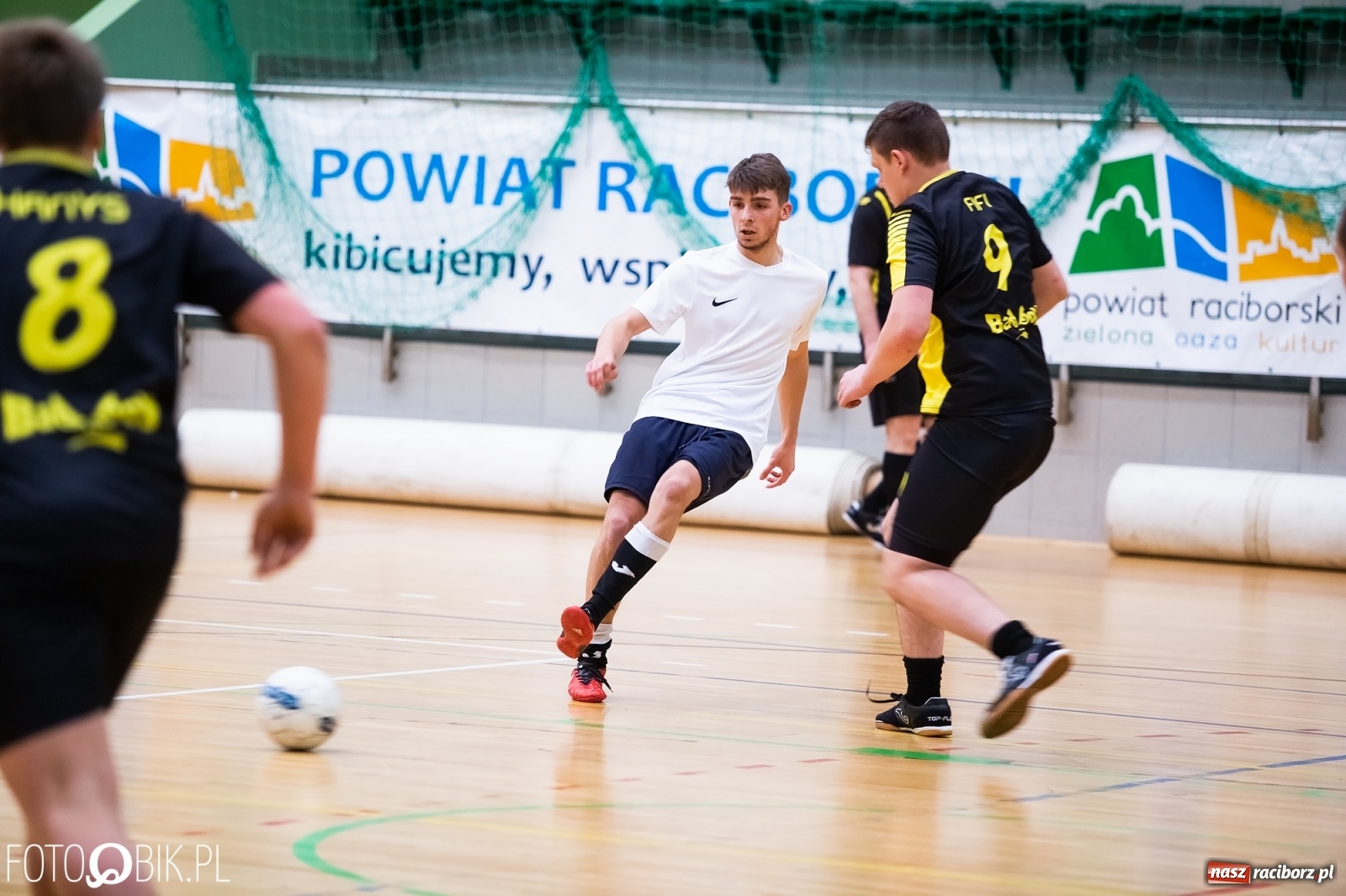 Zdjęcie w galerii na portalu naszraciborz.pl: Niedzielne emocje w lidze futsalu [FOTO] wiadomości z regionu