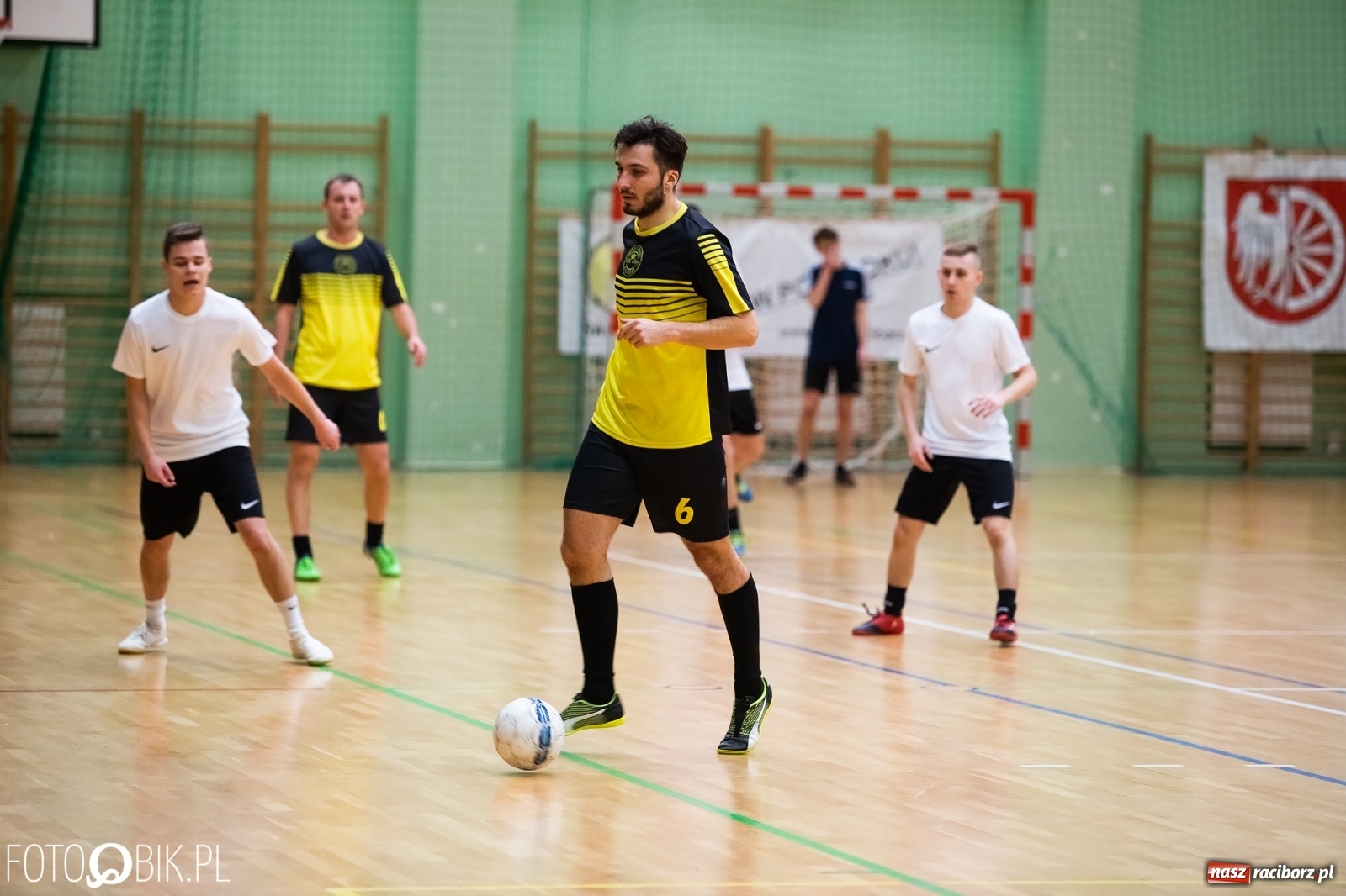 Zdjęcie w galerii na portalu naszraciborz.pl: Niedzielne emocje w lidze futsalu [FOTO] wiadomości z regionu