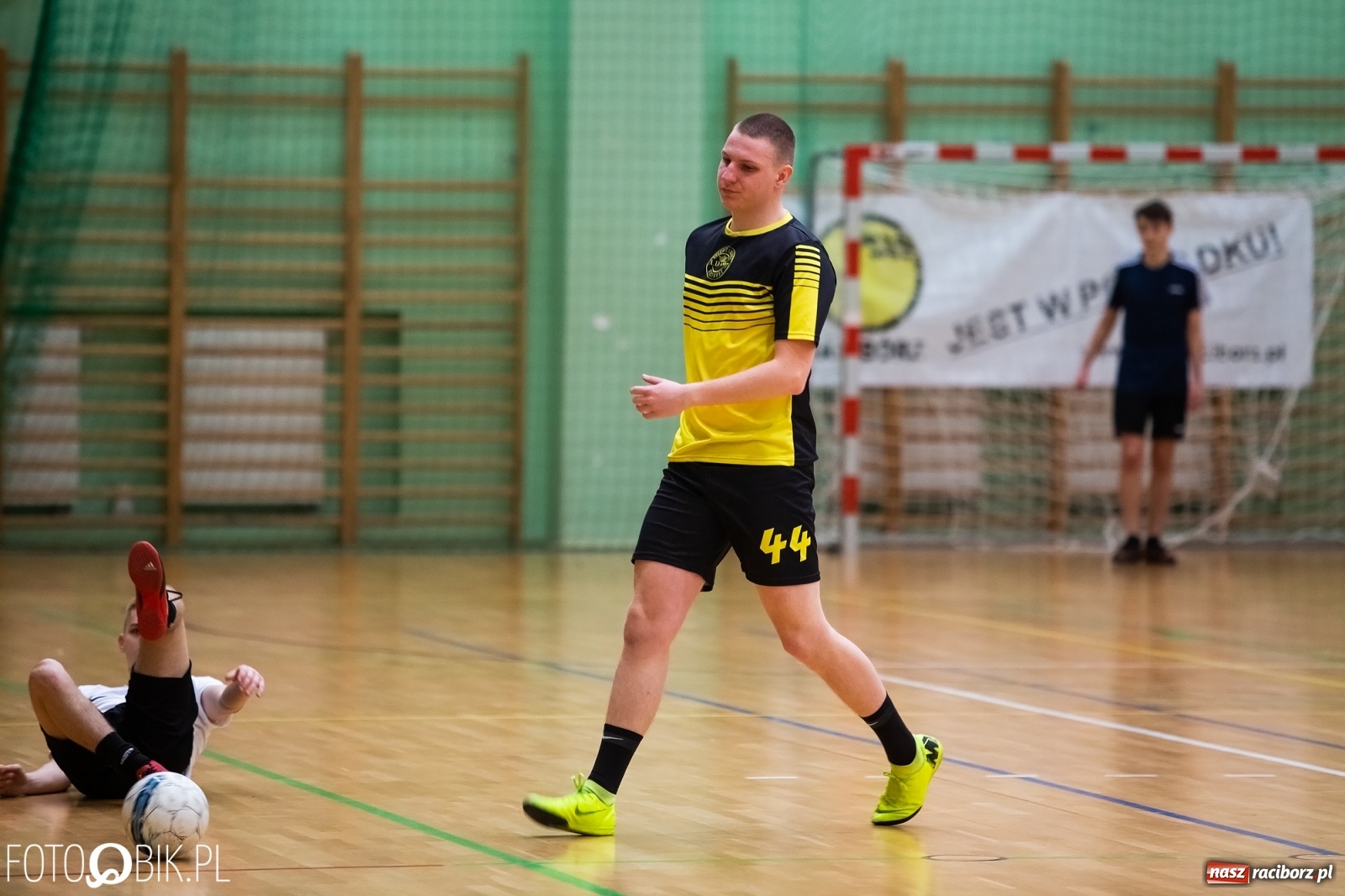 Zdjęcie w galerii na portalu naszraciborz.pl: Niedzielne emocje w lidze futsalu [FOTO] wiadomości z regionu