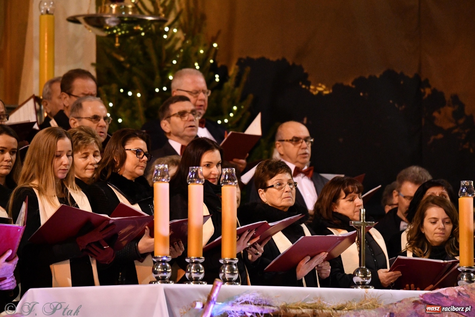 Zdjęcie w galerii na portalu naszraciborz.pl: Koncert kolęd i pastorałek w kościele NSPJ  wiadomości z regionu