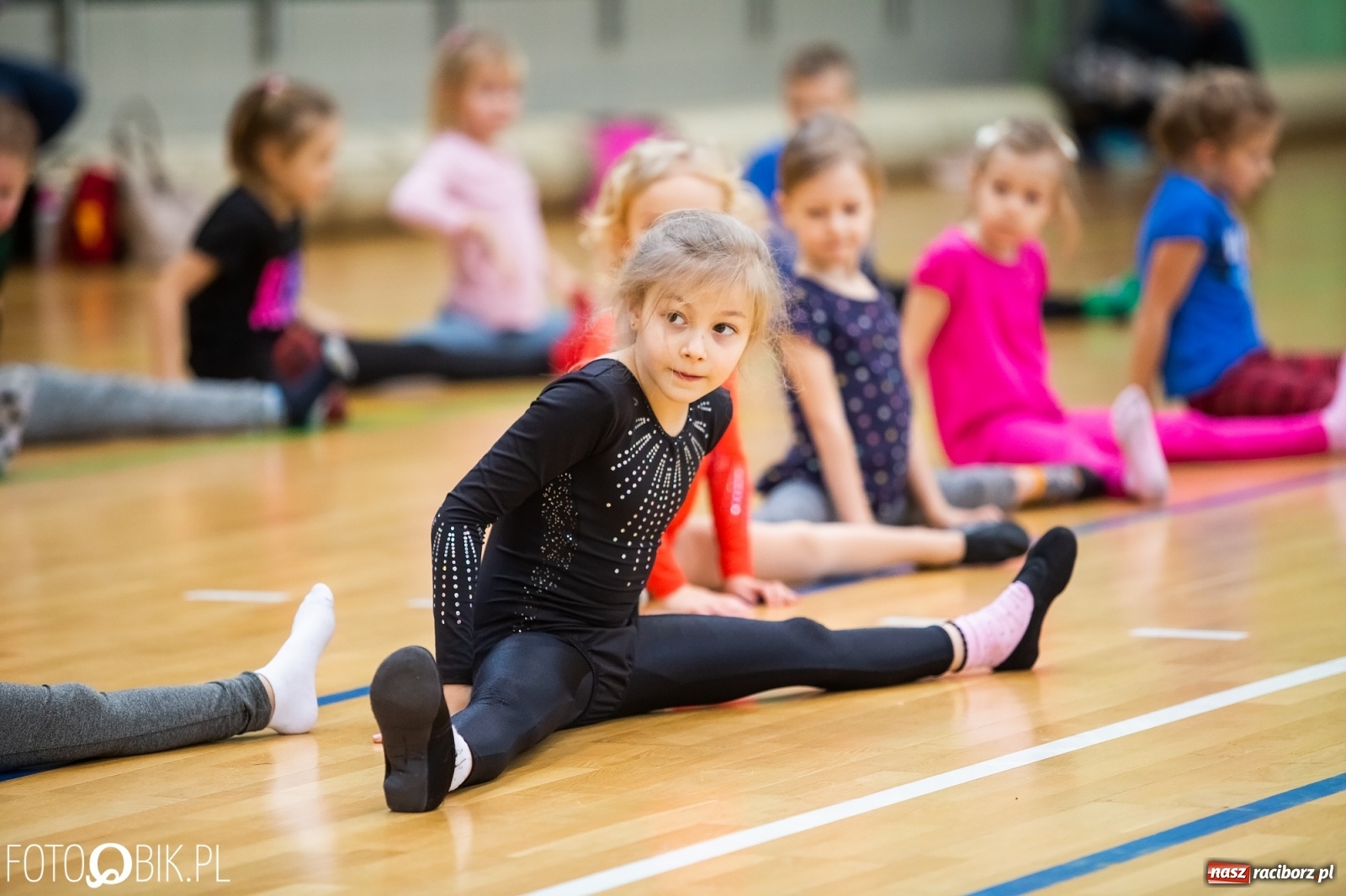Zdjęcie w galerii na portalu naszraciborz.pl: Maraton Akrobatyczny w Arenie Rafako wiadomości z regionu