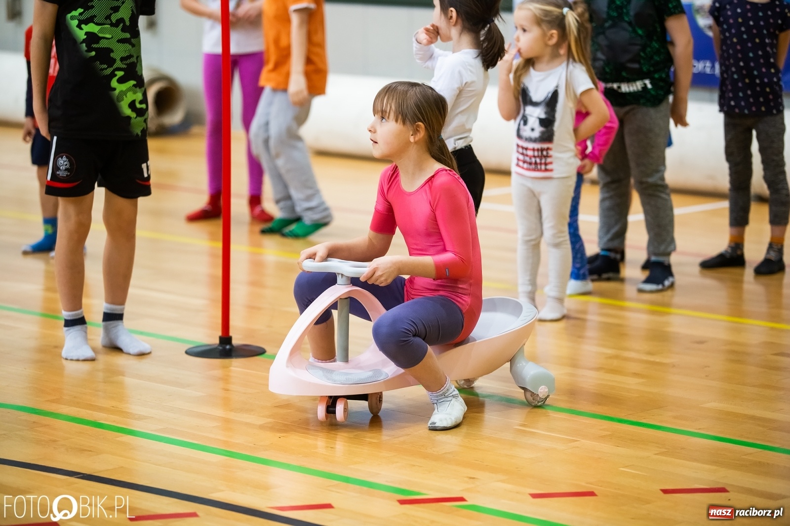 Zdjęcie w galerii na portalu naszraciborz.pl: Maraton Akrobatyczny w Arenie Rafako wiadomości z regionu